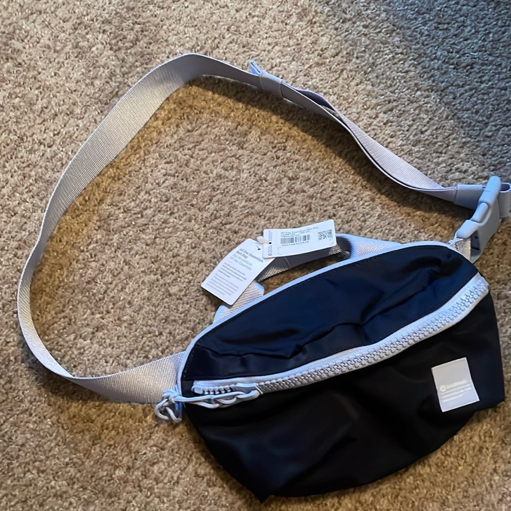 Lululemon all day essentials belt bag